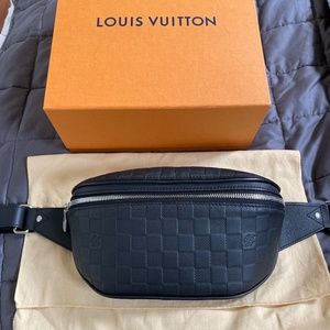 Louis Vuitton Campus bum bag black infini